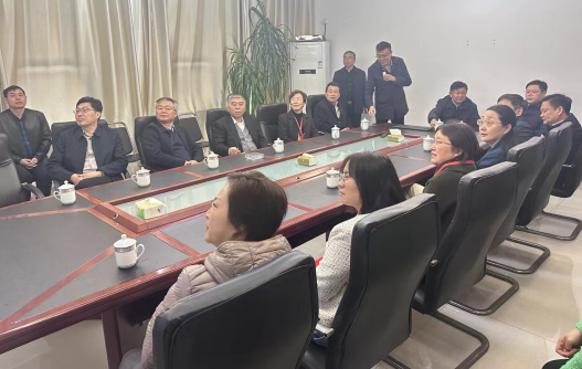 泰州市人大领导一行莅临江苏乐天使fun88考察指导